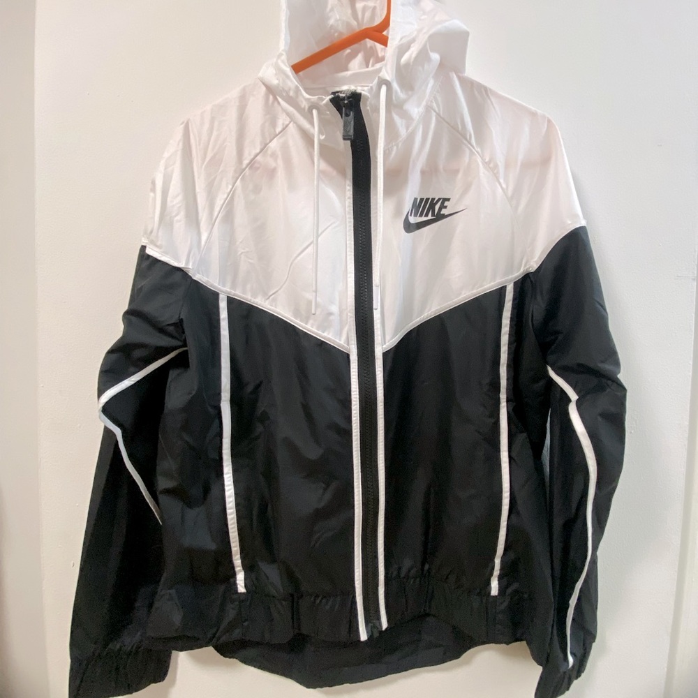 Nike Windbreaker SMALL Like New